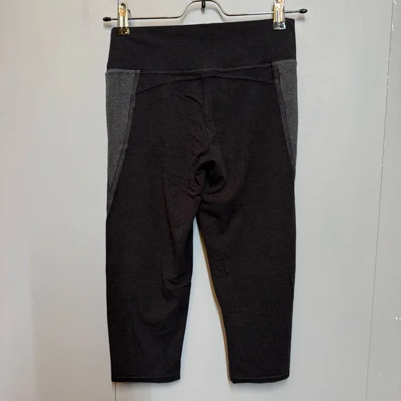 2 pair Green Apple Bamboo Yoga Capri Pants - Picture 3 of 5